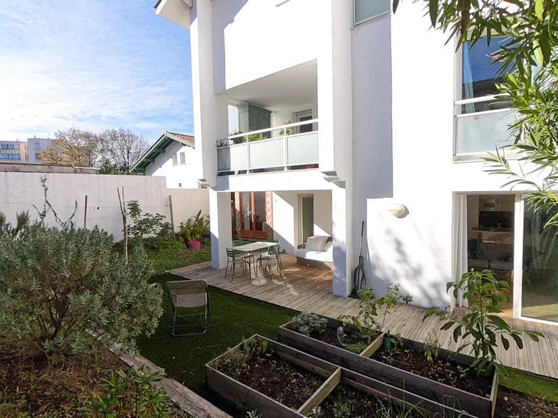 appartement T2 biarritz jardin 1 golfstone immobilier.jpeg